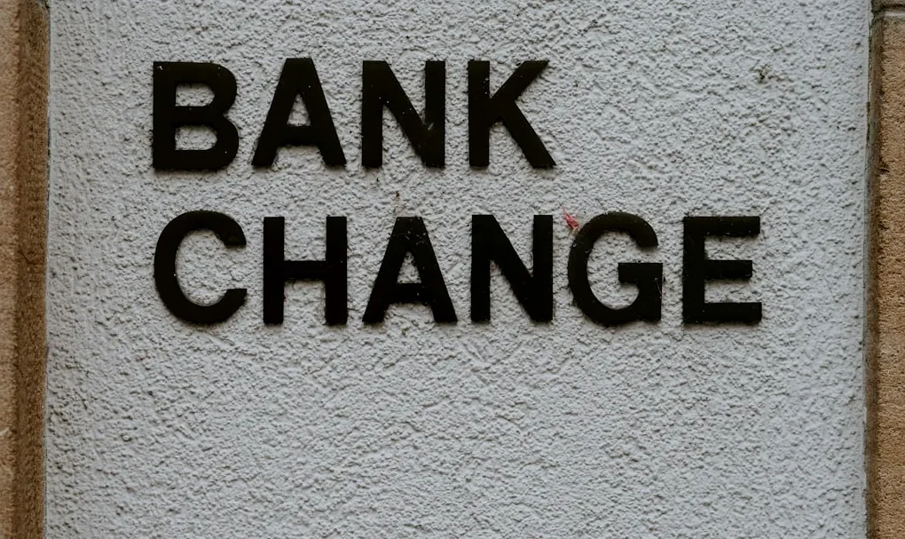 Bank change wall signage