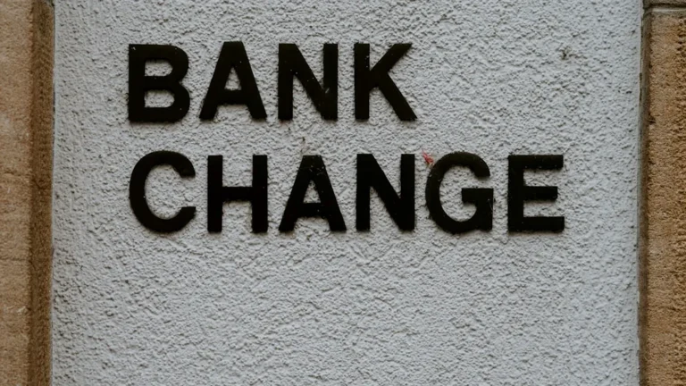 Bank change wall signage